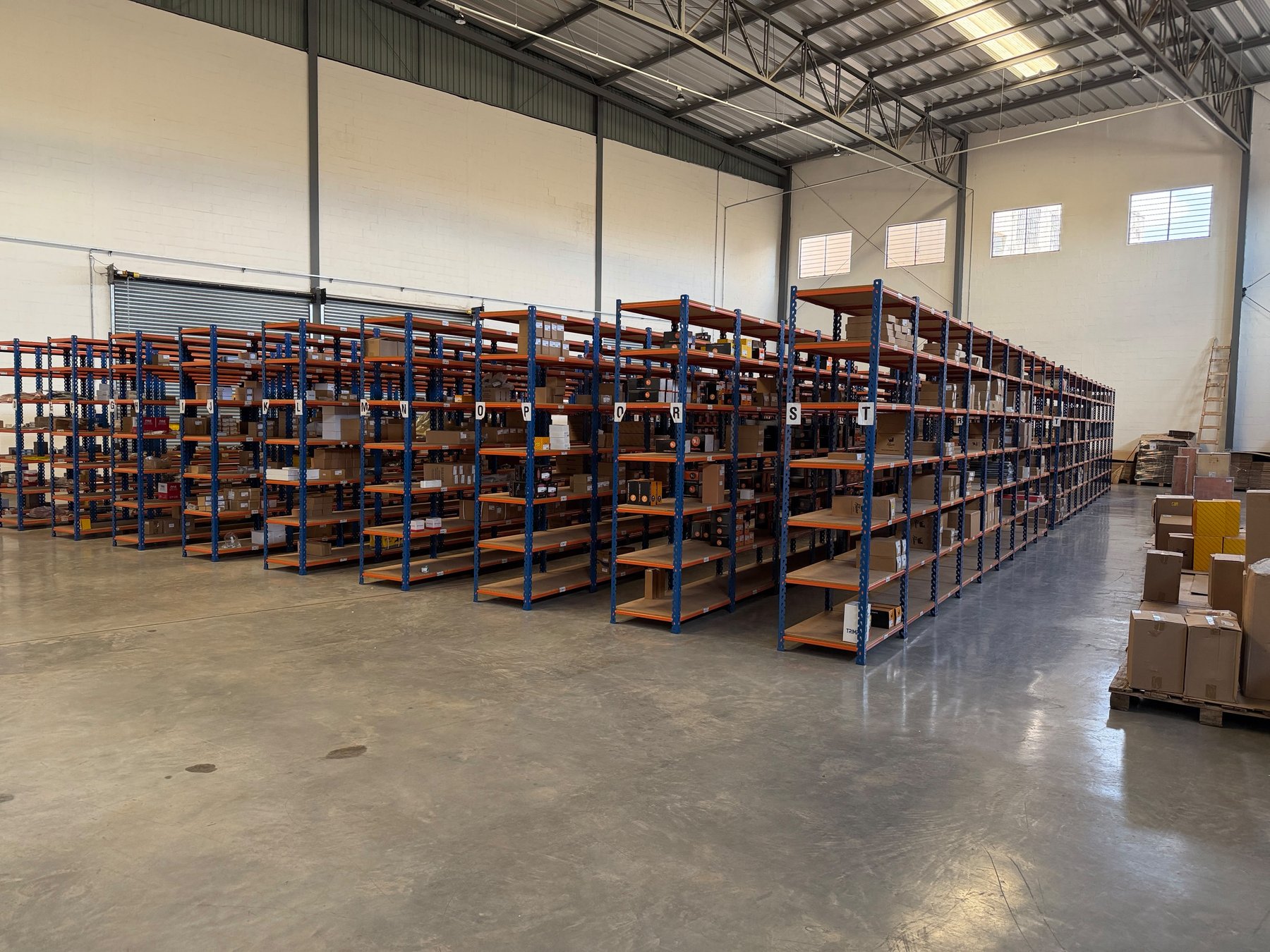 Centro de distribuição Tratorvel Parts